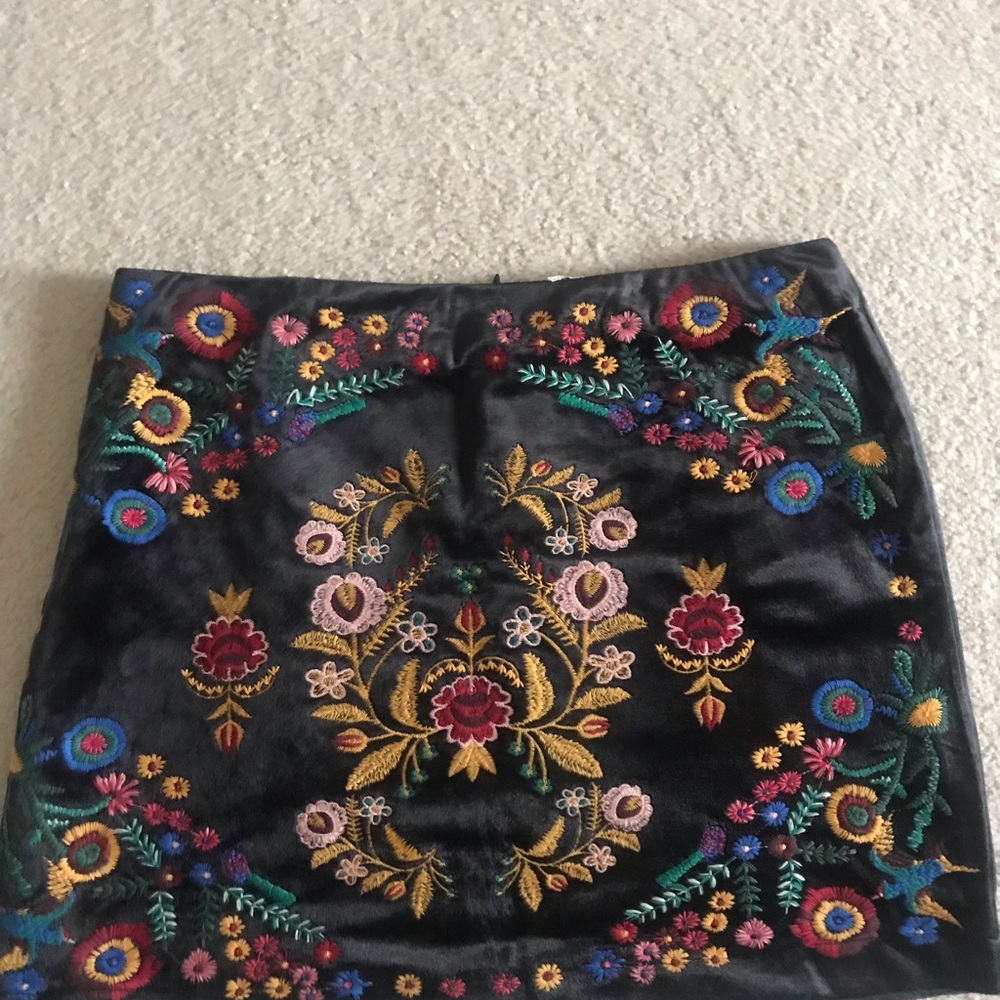 Umgee beautiful velvet skirt